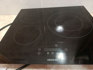Placa Inducción Cecotec 3 fuegos (1 no funciona)