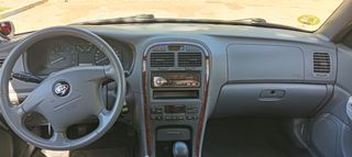KIA Magentis 2.0 ,año 2005.