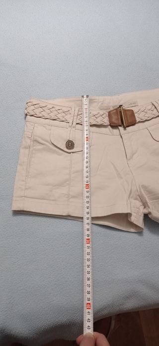 Shorts Bershka T36 con cinturón trenzado
