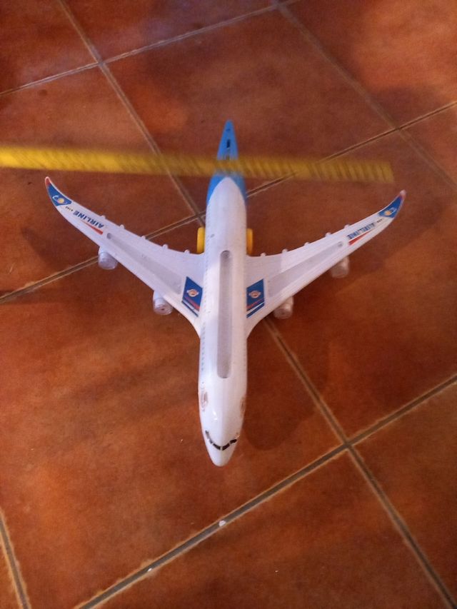 Avión de juguete 44cm×44cm