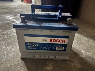 Batería Bosch S4 005 12V 60Ah 540A