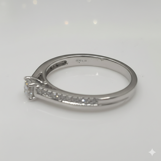 Anillo Oro 18k con Brillantes