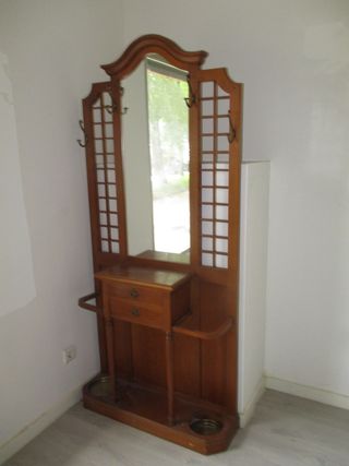 Recibidor de madera con espejo para entrada