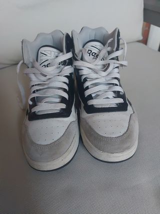 Zapatillas Reebok Negras y Blancas