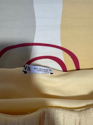 Blusa Zara.