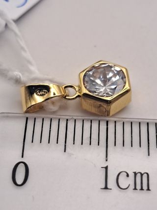 Colgante Oro 18K Hexagonal con Circonita