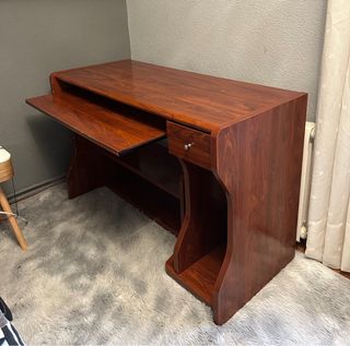 Escritorio de madera maciza