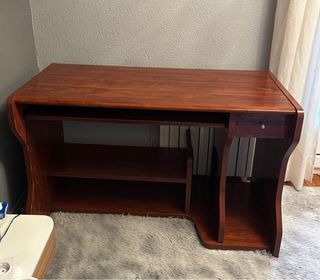 Escritorio de madera maciza