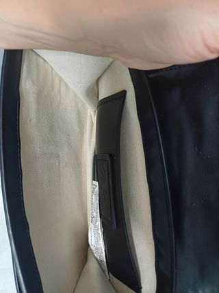 Bolso de mano con cadena y tira