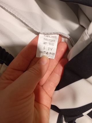 Traje de rayas para mujer