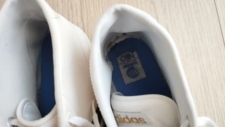 Excelentes zapatillas Adidas Neo 42.5 :)