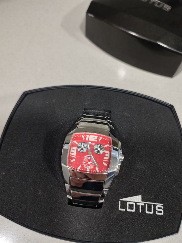 Reloj Lotus Caballero Rojo y Plateado
