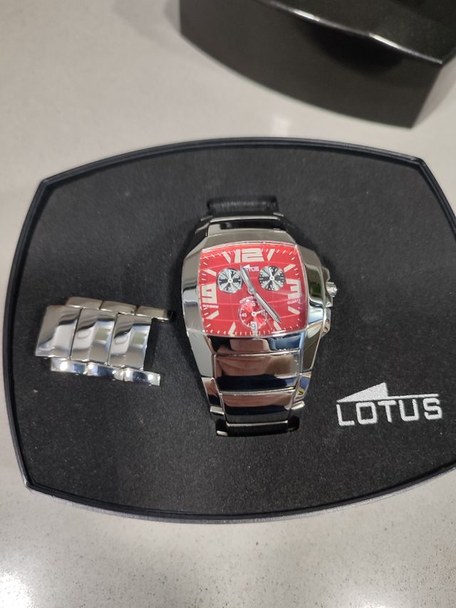 Reloj Lotus Caballero Rojo y Plateado
