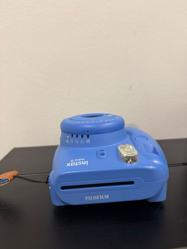 Cámara Instax Mini 9 Azul con Funda