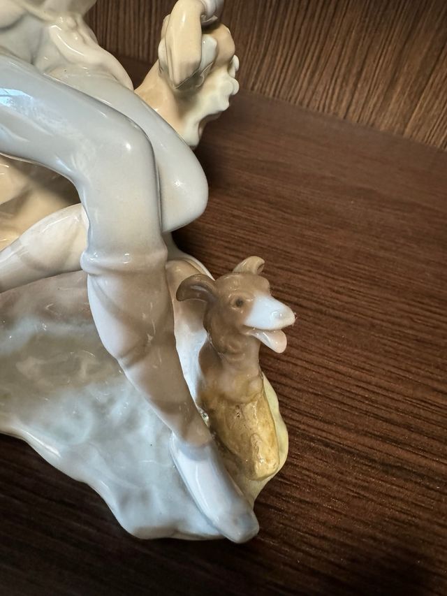 Figura Lladró: niño con perro