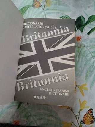 Britannia: diccionario castellano-inglés, engli...