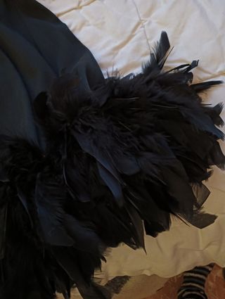 Vestido negro sin mangas con cuello alto