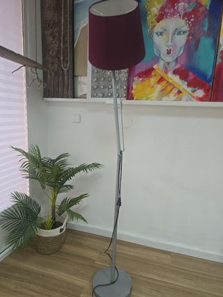 Lámpara de pie/lectura NYMÅNE de IKEA 