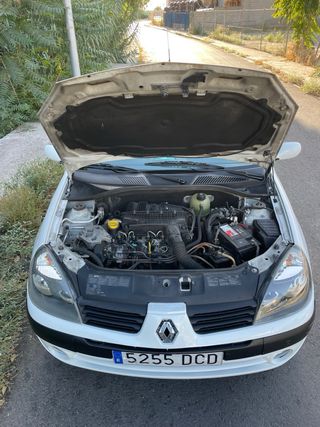 Renault Clio 2004
