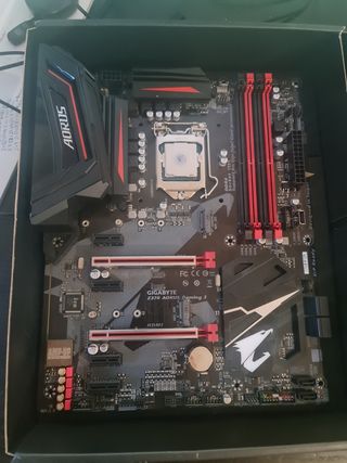 Placa-mãe Gigabyte Z370 AORUS Gaming 3