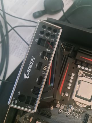 Placa-mãe Gigabyte Z370 AORUS Gaming 3