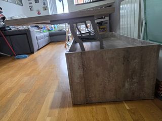 Mesa elevable de madera