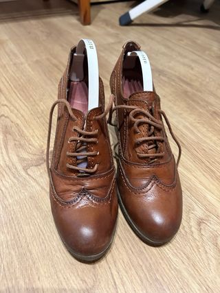 Zapatos de vestir marrones para mujer