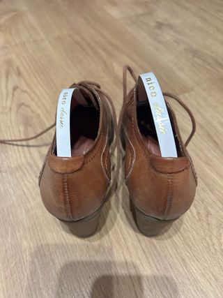 Zapatos de vestir marrones para mujer