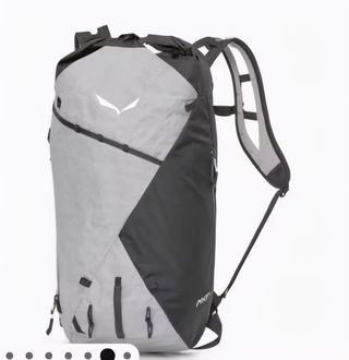 Mochila Salewa Gris y Negra