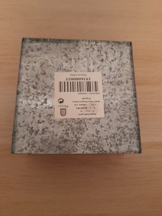 Caja metálica decorativa con rosas