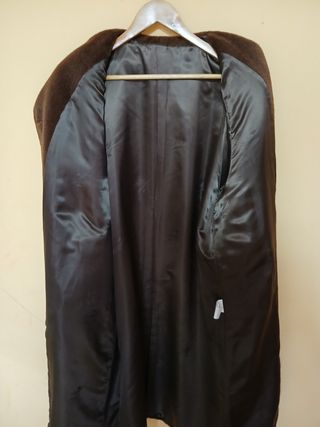 Abrigo de pelo de llama marrón