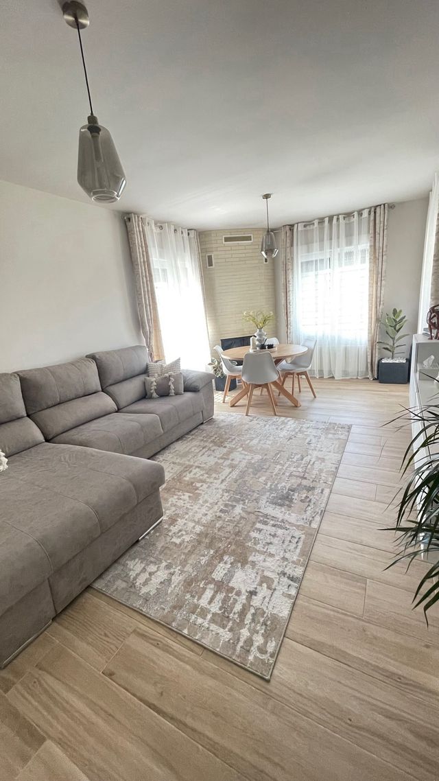 Casa en Fuentenovilla con jardín y piscina