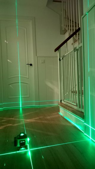 NIVEL LÁSER 16 LINEAS Y MALETIN ACCESORIOS ¡NUEVO!