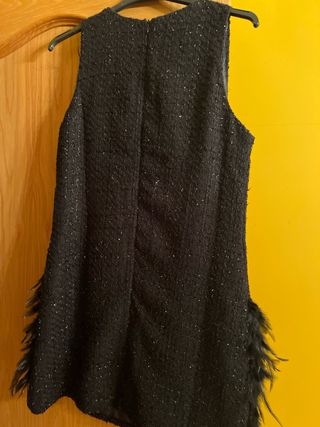 Vestido Negro Fiesta May&CO con Plumas