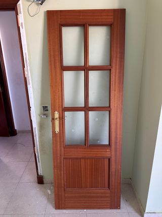 Puerta de madera de paso de calidad 