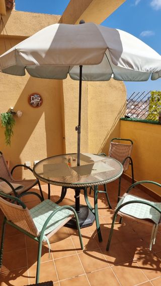 Conjunto Mesa + 4 Sillas + Sombrilla Exterior