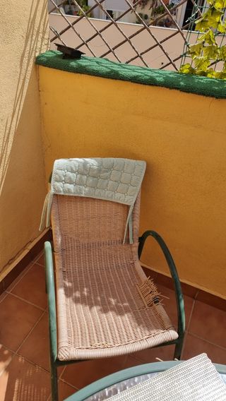 Conjunto Mesa + 4 Sillas + Sombrilla Exterior