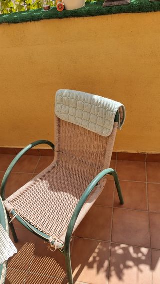 Conjunto Mesa + 4 Sillas + Sombrilla Exterior