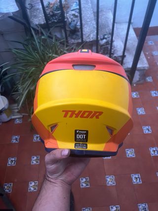 Casco de Motocross THOR.
