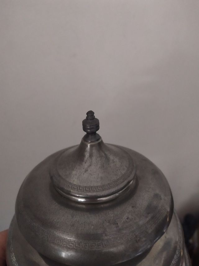 Peltro decorativo a più livelli