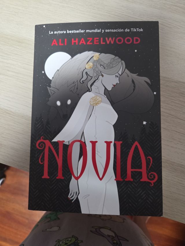 NOVIA - Ali Hazelwood
