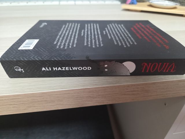 NOVIA - Ali Hazelwood