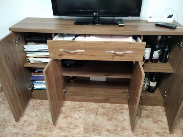 Mueble de salón de madera