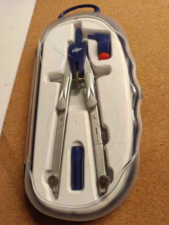 Compás de precisión con estuche