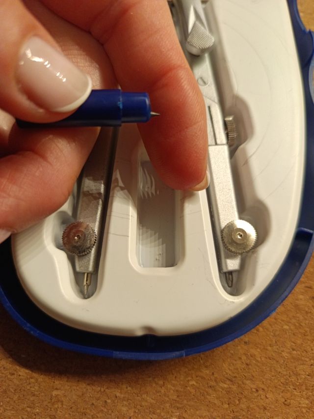 Compás de precisión con estuche