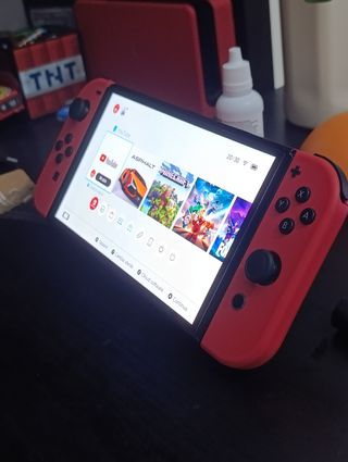 Nintendo Switch Rosso