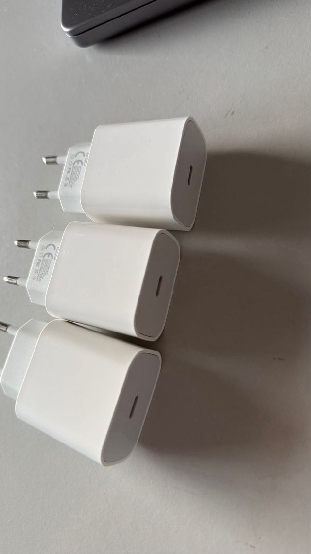 4 Carregadores USB-C + USB