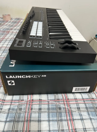 Teclado MIDI Novation Launchkey 49