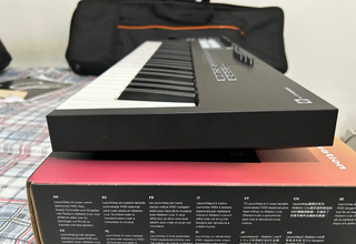 Teclado MIDI Novation Launchkey 49