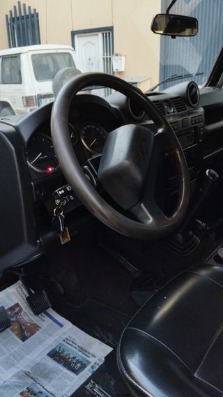 Land Rover Defender 2009